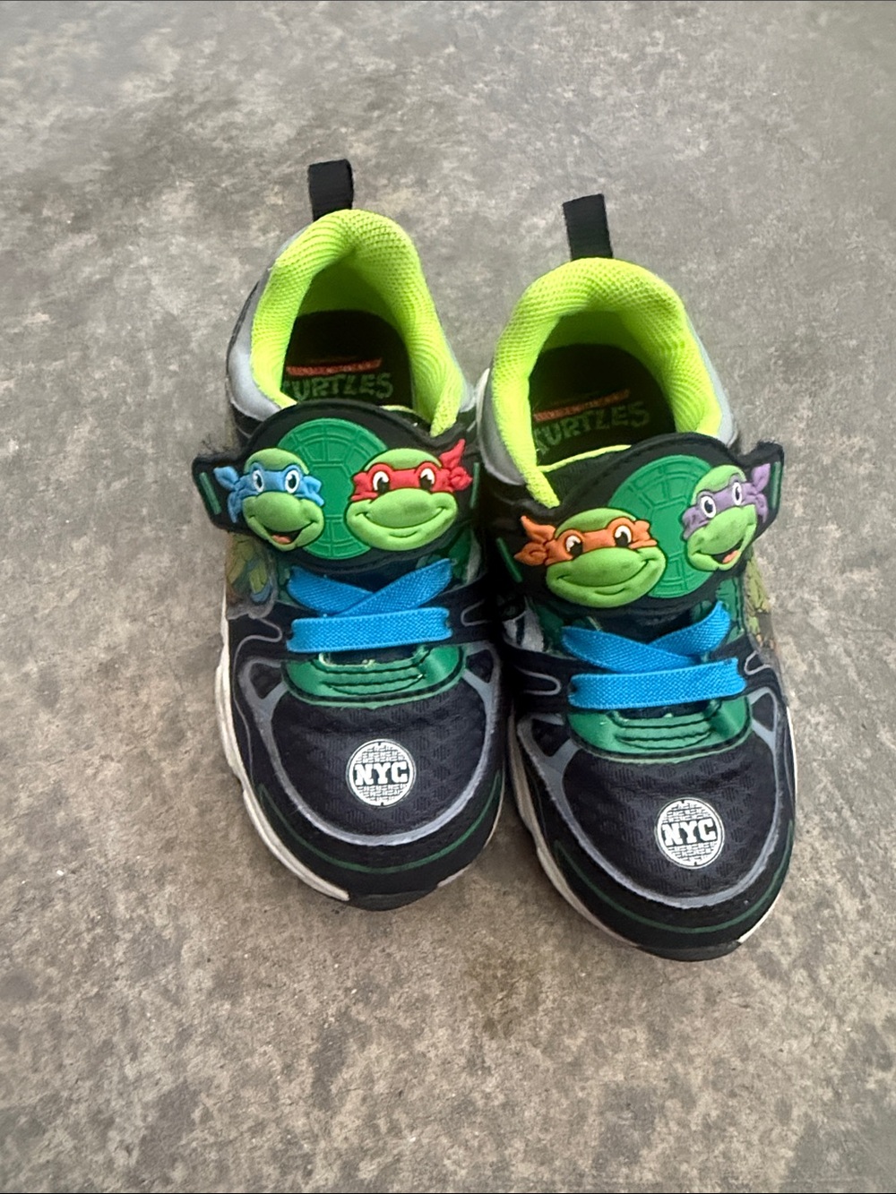 Teenage Mutant Ninja Turtles Kids Black & Green Light-Up Sneakers